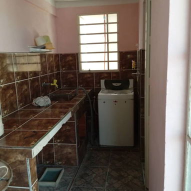"$16.000usd CON AJUSTE. En venta  excelente y tranquilo apartamento de 2  pisos en el 1er piso interior, en El Cerro, - 5/10
