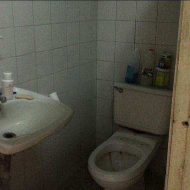 Vendo casa en Centro Habana de 3/4 y demas comodidades. Carlos móvil 52914572. - Img 111157748