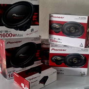 Bocinas Pioneer selladas en caja - Img 57706985