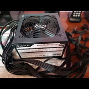 fuente Unika 750w,56A, 4 sata, conector tarjeta de video, de uso al 💯% tiene su sello de fabrica, $30usd móvil:53626826 - Img 56557318