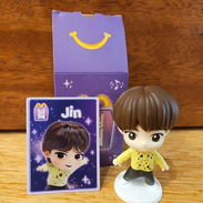 Cajita feliz de McDonald’s muñeco Jin de BTS - Img 53682468