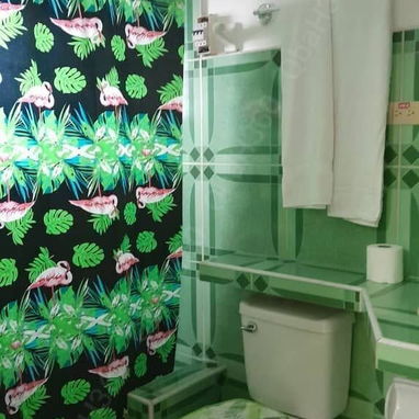 RENTA hostal de 6 habitaciones y piscina EN LA CIUDAD  DE HOLGUIN,  con Qba Hostin 360 - 4/10