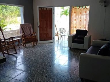 Casa con piscina en Guanabo a pocos metros del mar - Img 67753068