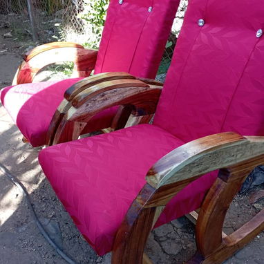 Sillones de Madera Tapizados - 2/3