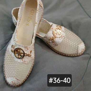 Zapatos alpargatas unisex de diferentes marcas. - 9/10