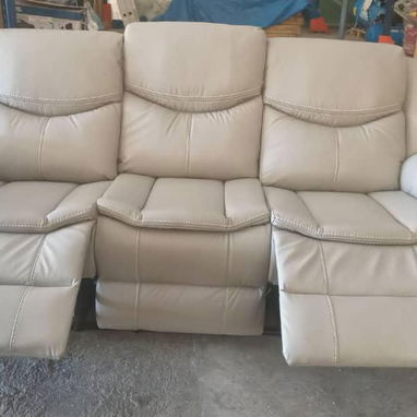 Mueble reclinable de 3 plaza comunícate con Pedro - Img 115117085