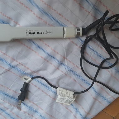 SE VENDE PLANCHA PARA ÉL PELO MARCA NANO SIRVER PROFESIONAL. - Img 126900195