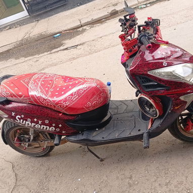 Moto aguila personalizada con caja m50 batería topmag de la última 72x35 haciendo 90km solo 60 ciclo  con música - 2/4