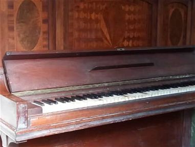 PIANO VERTICAL J. GIRALT É HIJO (EN BUEN ESTADO) - Img main-image-45738029