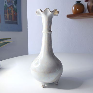 Jarrón floral de porcelana con boca escalopada - Img 112751496