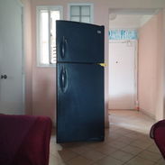 Vendo refrigerador roto en 250 usd. Necesita condensador - Img 55511169