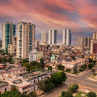 🏙️Apartamento lineal en el Vedado con 4 habitaciones privadas - Img 122081001