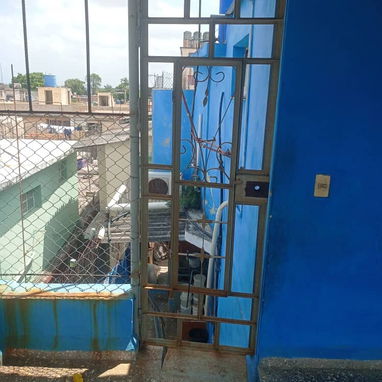 Casa independiente de 3 pisos - Img 118654254