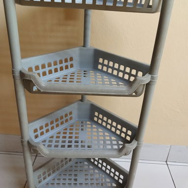 Vendo esquinero y mesita plástica, de uso. Total - Img 120719966