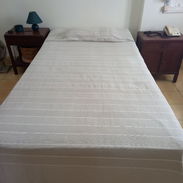 Cama medio camera (box spring y colchón) de uso - Img 57725072