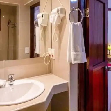 🎯 Varadero. Te invitamos a una estancia inolvidable en nuestra hermosa casa, ideal para grupos de hasta 8 personas. - Img 117261851