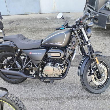 Moto - 3/10