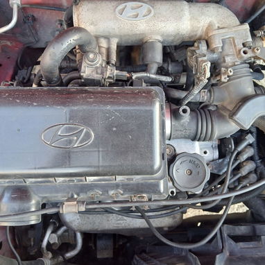 Vendo Hyundai atos, bueno de lata y de mecanica, solo detalles de tapiceria - Img 124175026