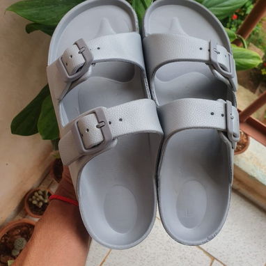 Sandalias prácticas engomadas - 4/6