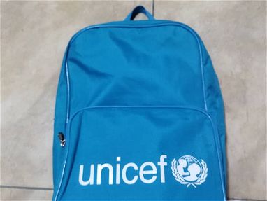 Vendo mochila nueva Unicef de color azul - Img main-image-45643156