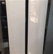 Refrigerador Samsung side by side con dispensador de agua interior y fabricador de hielo - Img 45712743