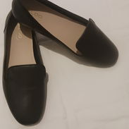 Zapatos bajitos de mujer y de piel - Img 55099098