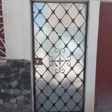 Se confeccionan rejas - 2/3
