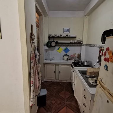 Casa Independiente en el vedado de dos plantas  de 3/4 y 2 baños. - Img 119743851
