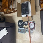 Inversor hivrido Sumry con todas sus proteciones incluyendo el cable solar y batería 24v100ah 2 500w - Img 56242693