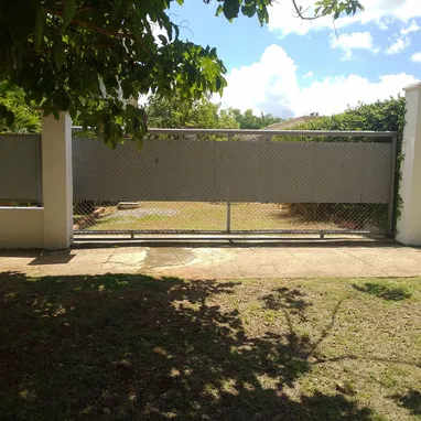 Venta- Atabey casa en bajos de biplanta - Img 102630366