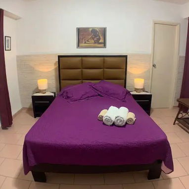 SE RENTA APARTAMENTO INDEPENDIENTE DE UNA HABITACIÓN CERCADE 25 Y O. VEDADO. 58858577 - Img 76824402