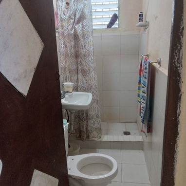 Venta de 2 casas en 1 - 4/9
