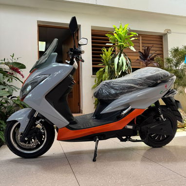 `🛵 𝐌𝐎𝐓𝐎 eléctrica JIMGHAN 🛵`  ⚙️𝐄𝐒𝐏𝐄𝐂𝐈𝐅𝐈𝐂𝐀𝐂𝐈𝐎𝐍𝐄𝐒 • 3000w - 72v - 40 ah • ⁠batería LITIO  • ⁠ censo - 5/9