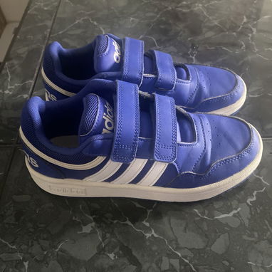 Zapatos Adidas en muy buen estado casi como nuevos #35 aprovecha y no dudes en comprarlo 👟🔥 - 2/4