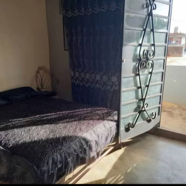 🏠 SE VENDE: Casa de 2 plantas, Mampostería y Placa en Güira de Melena. Zona céntrica - 8/10