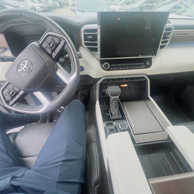 Toyota Sequoia SR5 i-force Max 2024 v6 - 5/10
