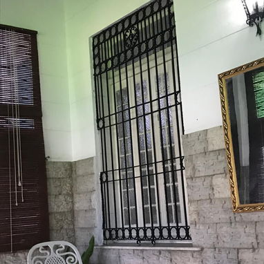 Espectacular mansión en el Vedado próxima al Hotel Cohíba con 9 cuartos,ideal para hostal . Precio negociable!!! - Img 92725305