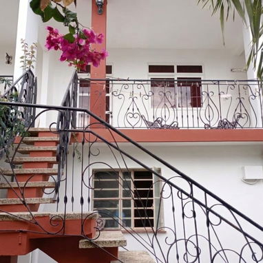 Casa estilo loft , 250$ por mes ,con garaje . 78830211 leonor - Img 125988153