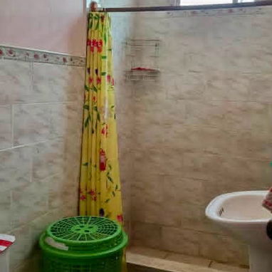 CASA INDEPENDIENTE CON PLACA LIBRE Y ANEXO EN ALMENDARES, PLAYA POR 42000! - 3/5