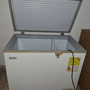 Vendo una Nevera 5pies marca ROYAL, en buen estado y funcionando. - 2/2