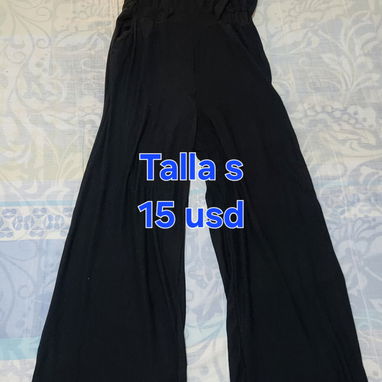 Variedad de ropa para mujeres y niños - Img 121069086