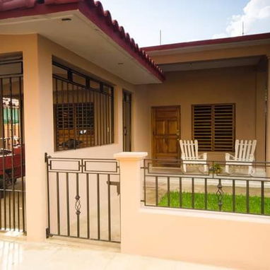 Cod.Z 🏡✨Renta de  Casa en Viñales . Tiene  Paneles Solares y Vistas a los Mogotes 🌿 - Img 123856101