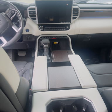 Toyota Sequoia SR5 i-force Max 2024 v6 - 7/10