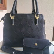 Cartera negra mediana $18 usd - Img 48846000