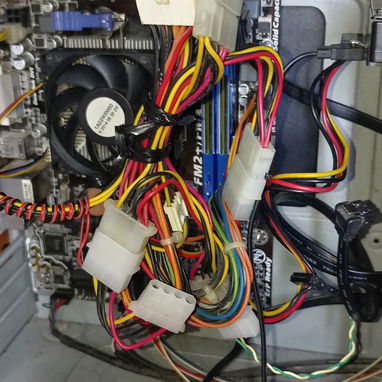 Pc y mesa, marca Gigabyte modelo GA-f2A68HM-DS2 - 4/6