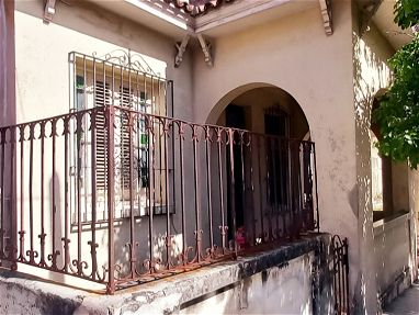 Permuta casa con patio en Santos Suárez - Img main-image