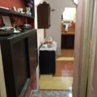 Alquilo apto VACIO en Playa Cerca de 37 y 48, 1er piso, frente calle, balcón, 2 cuartos, 1 baño. Se aceptan niños - Img 119640034