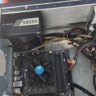 Vendo Magnifica Torre de PC i3 8va gen adjunto fotos tengo mensajeria disponible Luis 59757910 - 6/8
