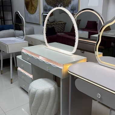 Mesa de maquillaje - Img 123225974