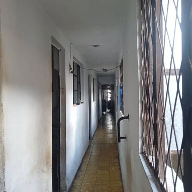 SE VENDE CASA DE 4 CUARTOS, PUERTA  A LA CALLE EN LUYANÓ, DIEZ DE OCTUBRE - 3/10
